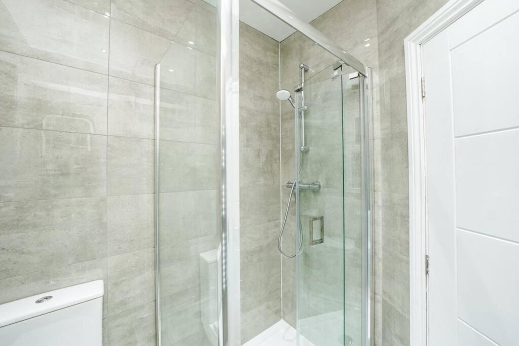 Newly Renovated Modern 4 Bed 3 Bath Apartment Londres Exterior foto
