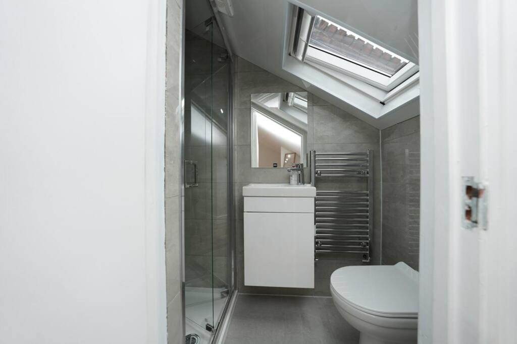 Newly Renovated Modern 4 Bed 3 Bath Apartment Londres Exterior foto
