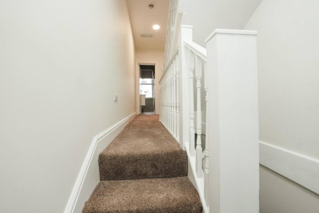 Newly Renovated Modern 4 Bed 3 Bath Apartment Londres Exterior foto