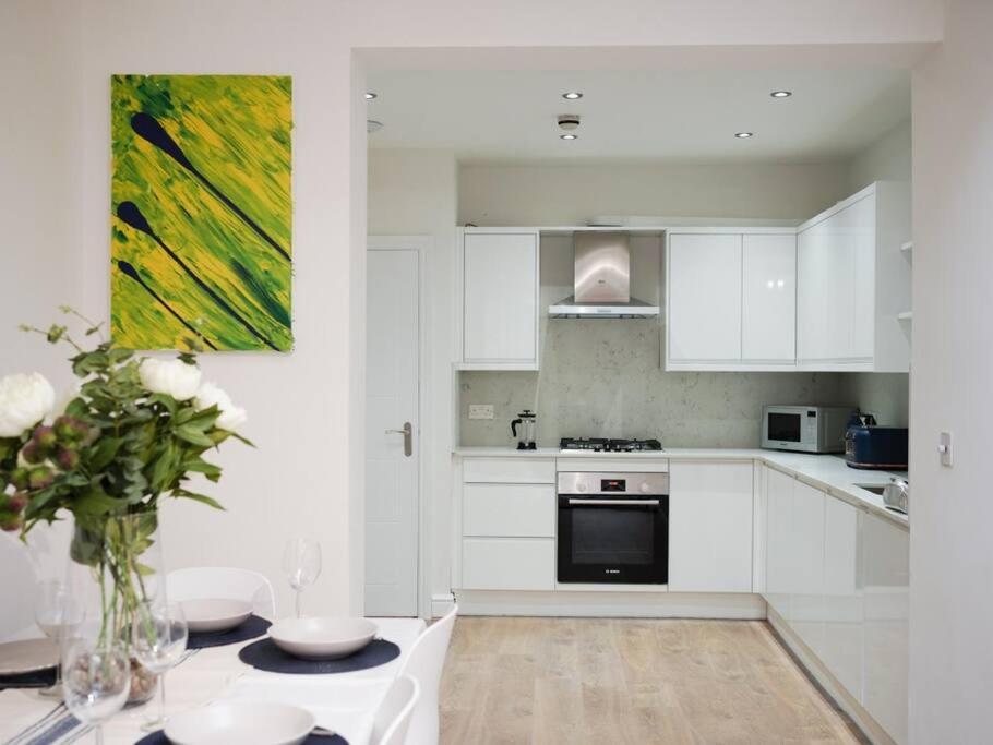 Newly Renovated Modern 4 Bed 3 Bath Apartment Londres Exterior foto